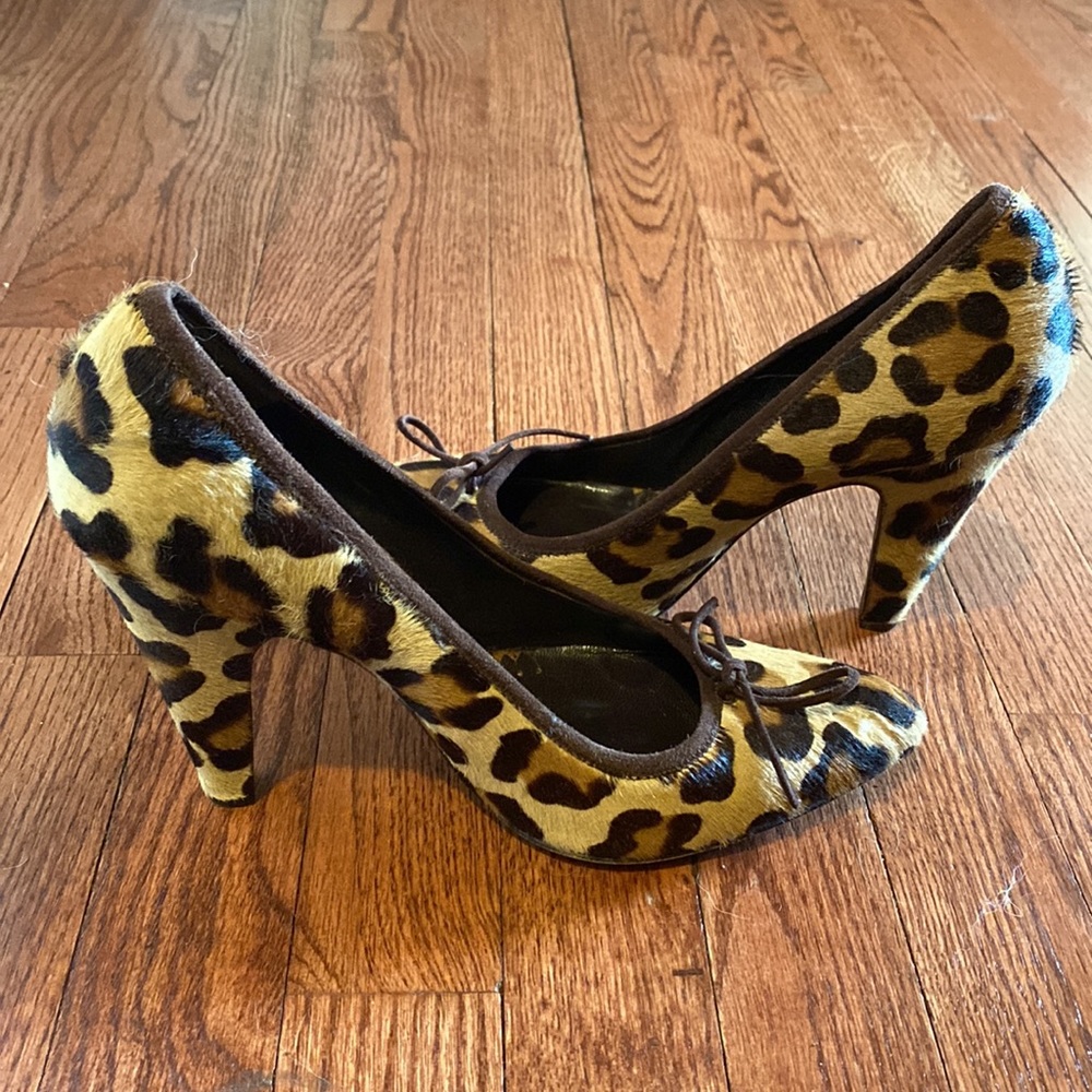 Gorgeous Leopard Print Stilettos Bcbgmaxazria - N… - image 2